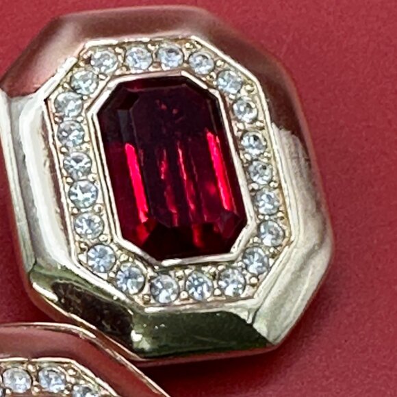 VTG Large SwarovskI S.A.L. Red & Clear Crystal Clip Earrings - Picture 3 of 15